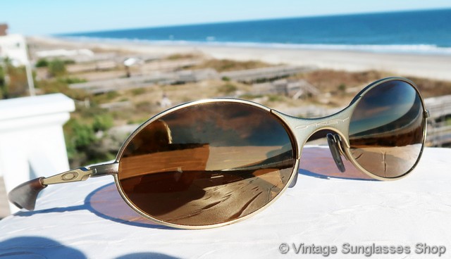 Vintage Oakley Sunglasses For Men and Women - Page 2