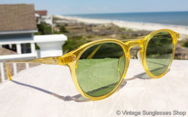 Molo Surf Sunglasses - UNIVERSE - Yellow Turtle